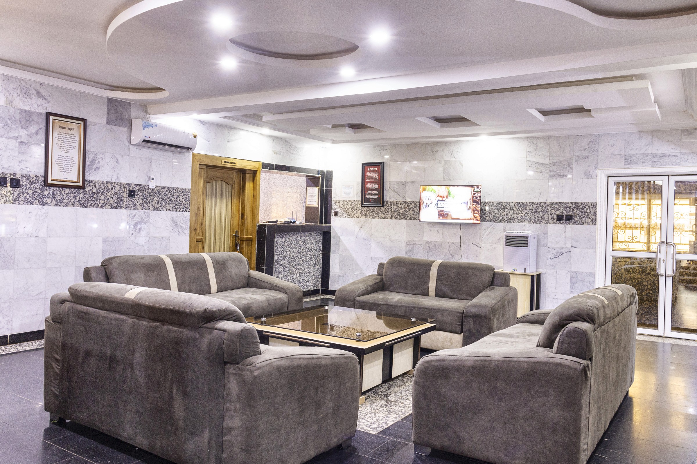 Aryhills lounge interior
